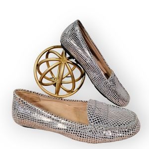 Vionic Snake Print Metallic Silver Loafers Flats Size 6.5